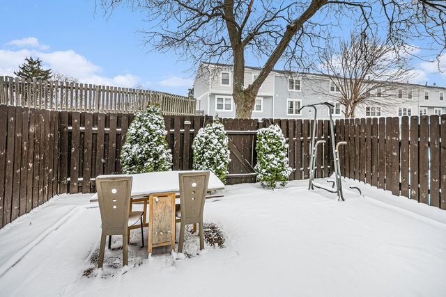 1921 Williamsburg Drive, Hoffman Estates, IL 60169