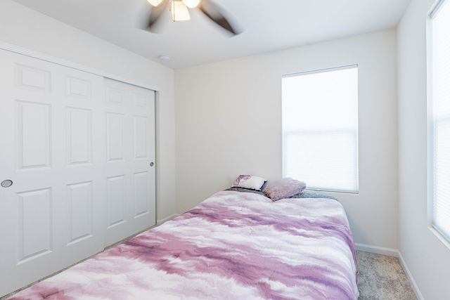 1050 E Oakton Street, Des Plaines, IL 60018