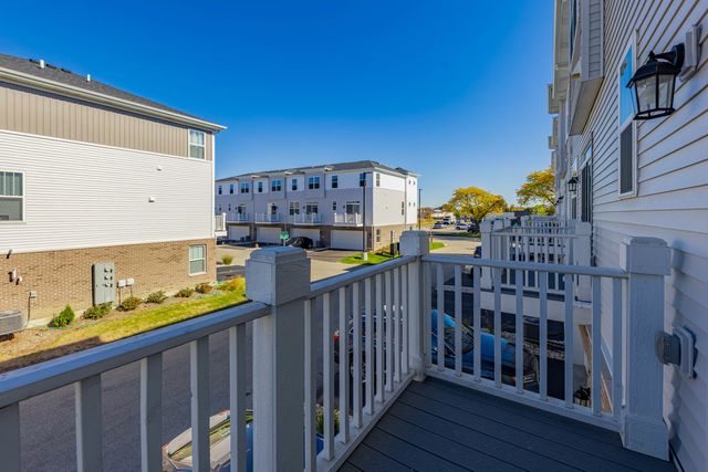 1050 E Oakton Street, Des Plaines, IL 60018