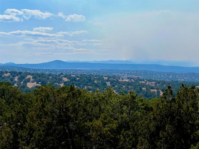 171 VUELTA MARIA, Santa Fe, NM 87506