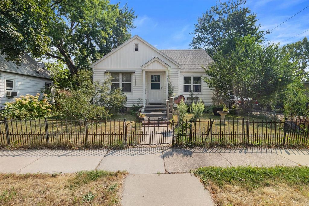 225 Fremont STREET, Watertown, WI 53098