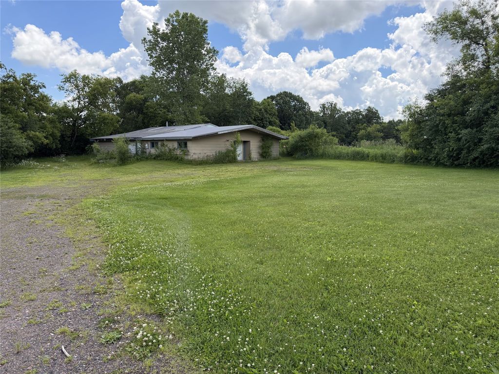 Image 2 of property listing at 102 Clinton Street S, Almena, WI 54805