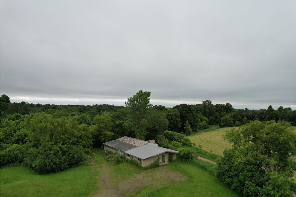 Image 3 of property listing at 102 Clinton Street S, Almena, WI 54805