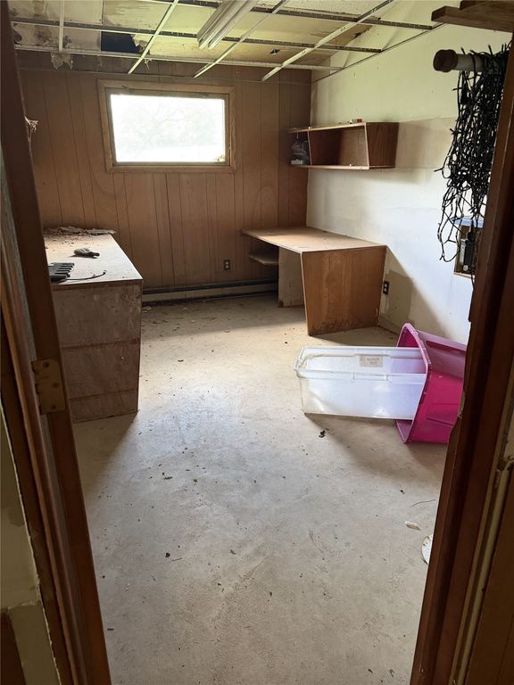 Image 8 of property listing at 102 Clinton Street S, Almena, WI 54805