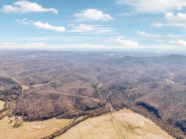 6528 Neely Creek Rd, Celina, TN 38551