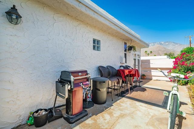 800 E Cottonwood Road, Palm Springs, CA 92262