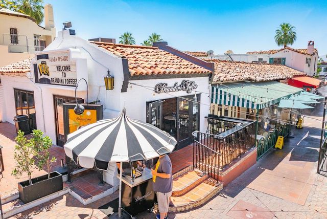 800 E Cottonwood Road, Palm Springs, CA 92262