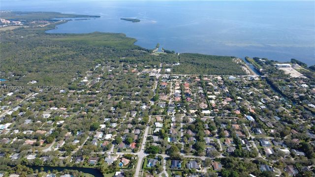 7700 SW 168th Terrace, Palmetto Bay, FL 33157