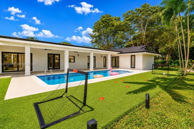 7700 SW 168th Terrace, Palmetto Bay, FL 33157