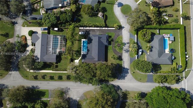 7700 SW 168th Terrace, Palmetto Bay, FL 33157
