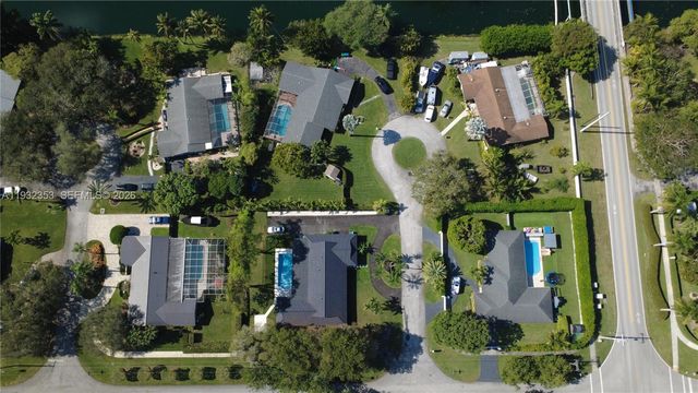 7700 SW 168th Terrace, Palmetto Bay, FL 33157