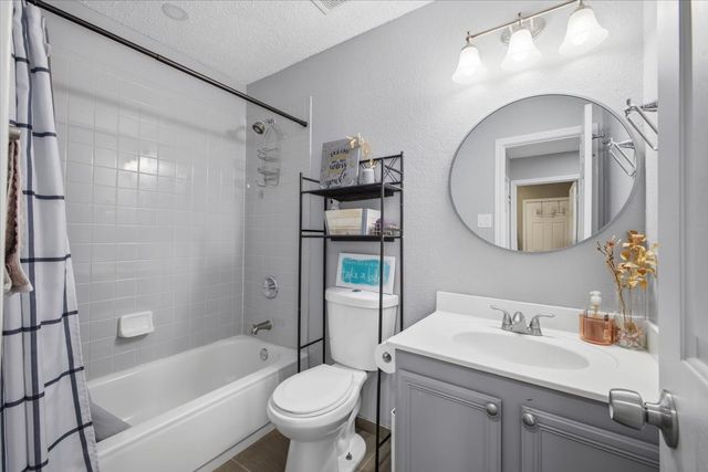 2208 Bantry Lane, Arlington, TX 76002