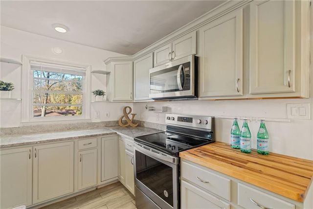 6739 Kull Drive, Lithia Springs, GA 30122