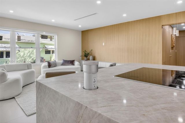 3240 Park Ln D, Boynton Beach, FL 33435