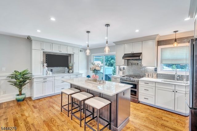 2010 Windsor Rd, Linden City, NJ 07036