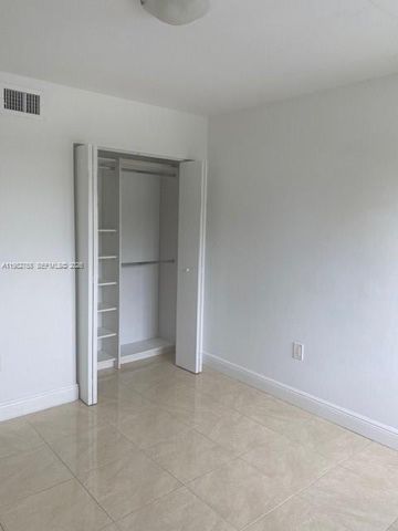 9701 Fontainebleau Blvd C206, Miami, FL 33172