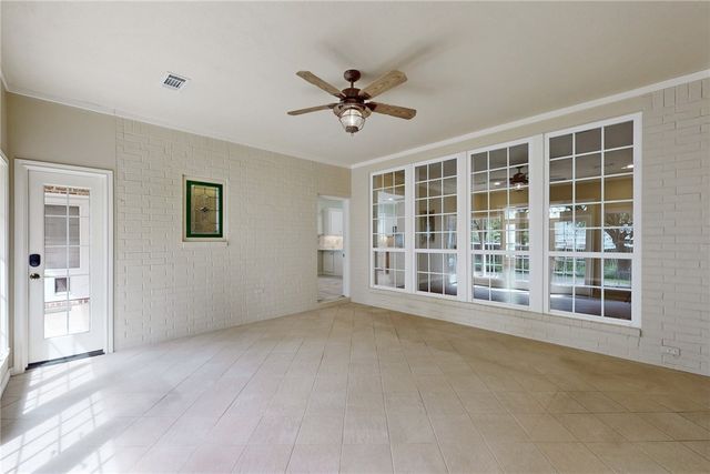 708 Putter Court, College Station, TX 77845