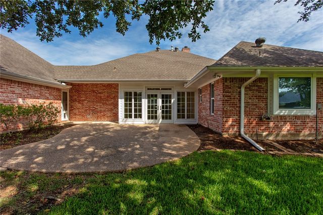 708 Putter Court, College Station, TX 77845