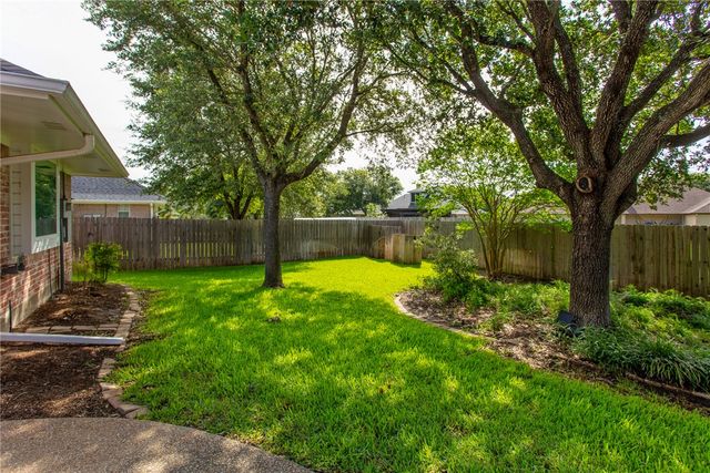 708 Putter Court, College Station, TX 77845