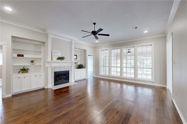 708 Putter Court, College Station, TX 77845