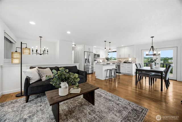 21436 4th Place S, Des Moines, WA 98198