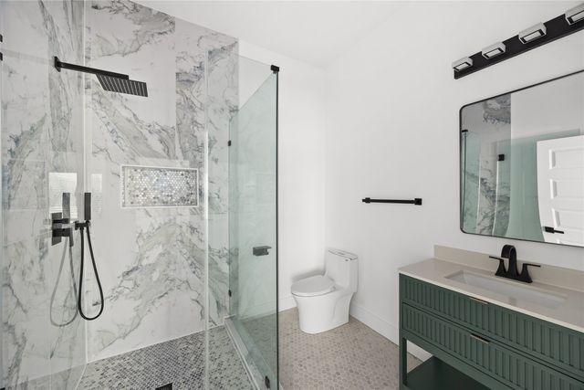 302 E Glenwood, Mabank, TX 75147