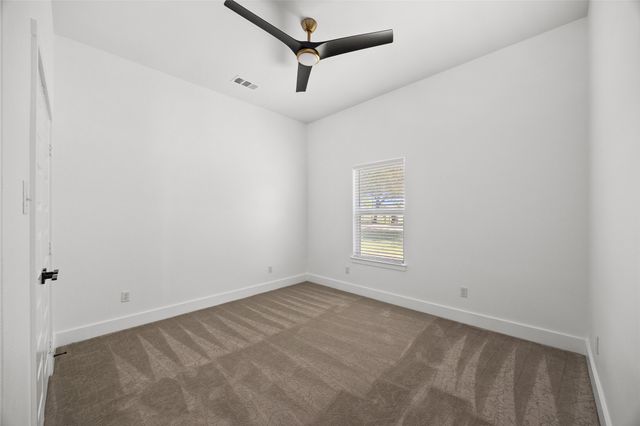 302 E Glenwood, Mabank, TX 75147