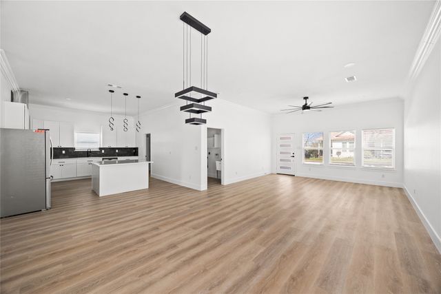 302 E Glenwood, Mabank, TX 75147