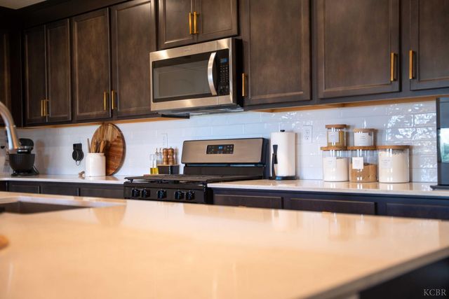 1360 W Angus Court, Hanford, CA 93230