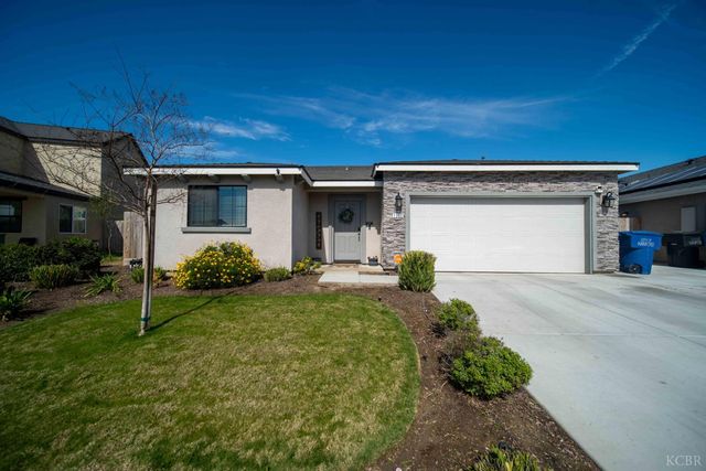 1360 W Angus Court, Hanford, CA 93230