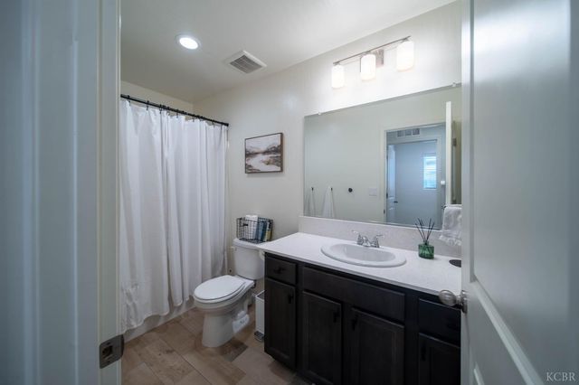 1360 W Angus Court, Hanford, CA 93230