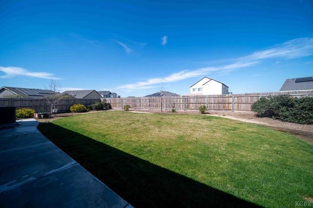 1360 W Angus Court, Hanford, CA 93230