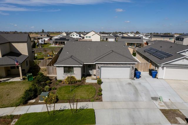 1360 W Angus Court, Hanford, CA 93230