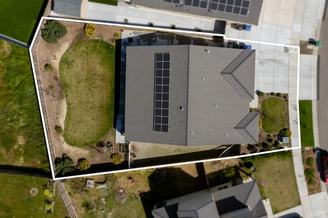 1360 W Angus Court, Hanford, CA 93230