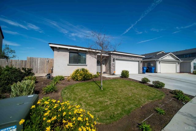 1360 W Angus Court, Hanford, CA 93230