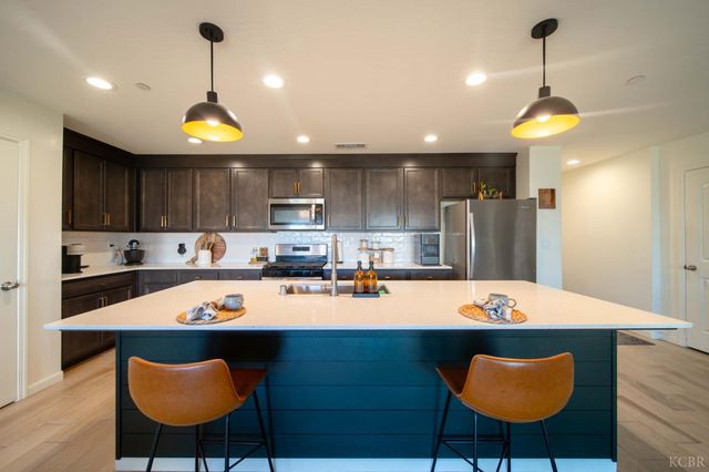 1360 W Angus Court, Hanford, CA 93230