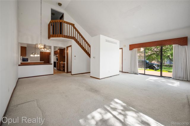 37440 N Laurel Park Drive, Livonia, MI 48152