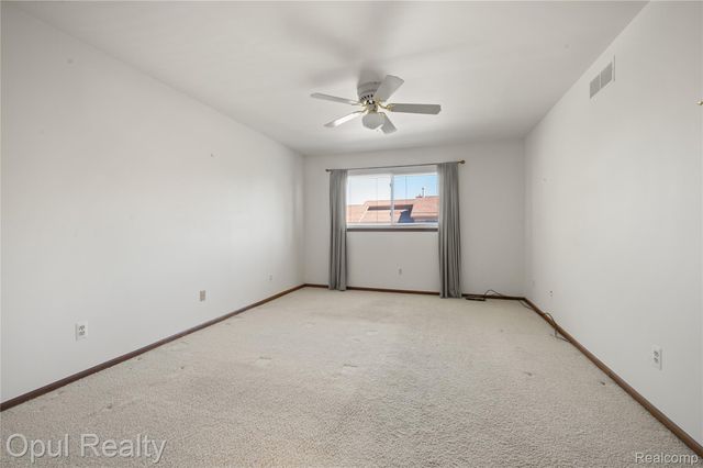 37440 N Laurel Park Drive, Livonia, MI 48152