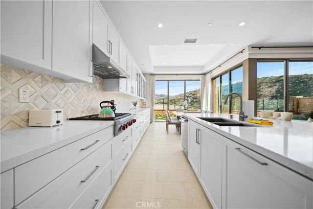 136 Tomahawk, Irvine, CA 92618