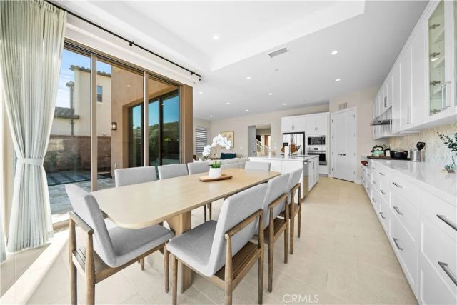 136 Tomahawk, Irvine, CA 92618