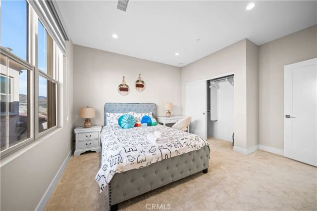 136 Tomahawk, Irvine, CA 92618