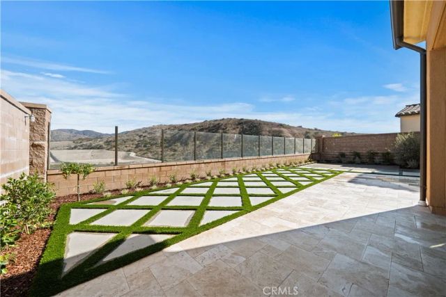 136 Tomahawk, Irvine, CA 92618