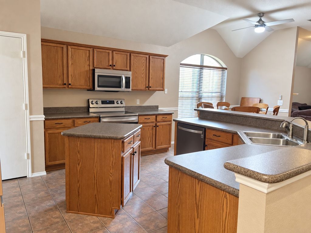 606 Lake Bridge Drive, Lake Dallas, TX 75065 — photo 4