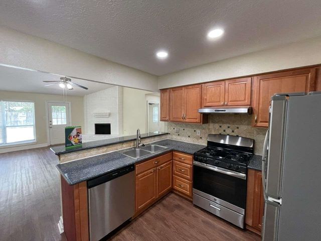 9422 Chartermoss Circle, Houston, TX 77070
