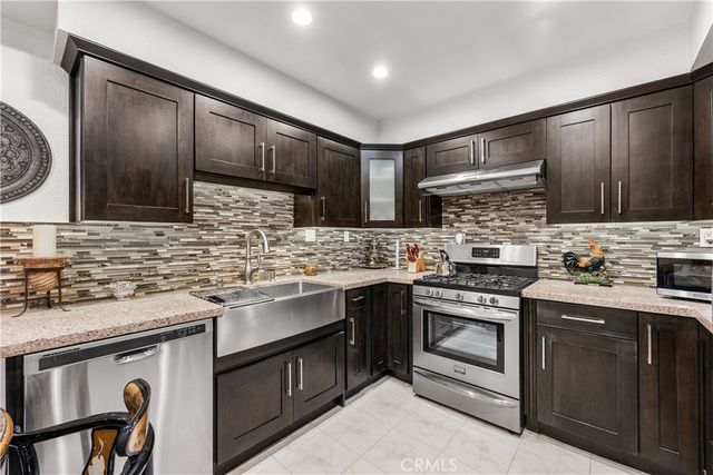 1745 Holly 302, Glendale, CA 91206