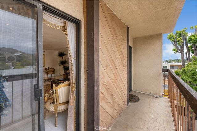 1745 Holly 302, Glendale, CA 91206