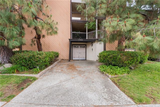 1745 Holly 302, Glendale, CA 91206