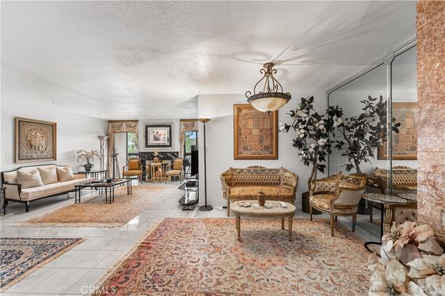 1745 Holly 302, Glendale, CA 91206