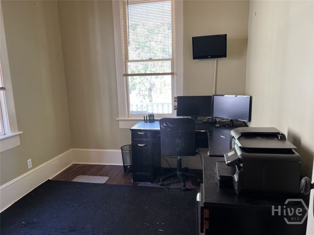 107 W 37th Street, Savannah, GA 31401