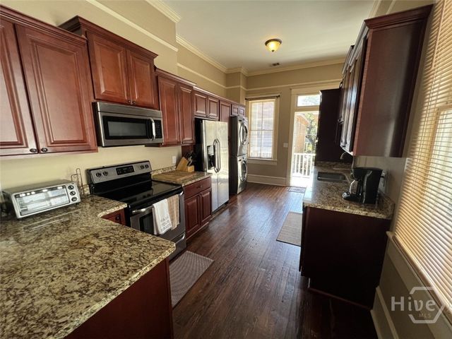 107 W 37th Street, Savannah, GA 31401